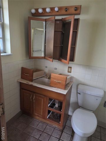 867 Greenshire Court, St Louis, MO 63130