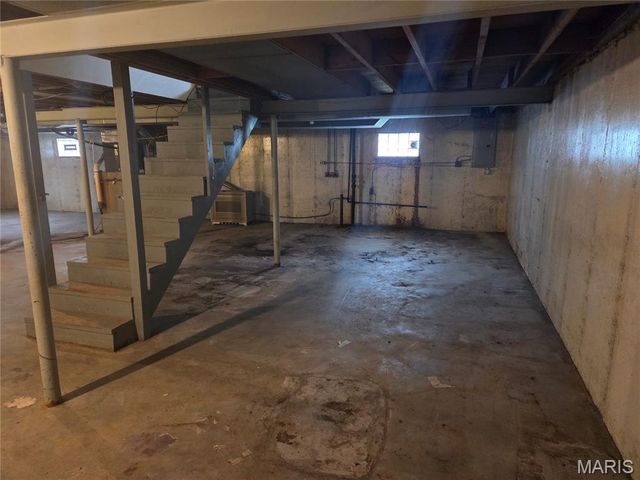 867 Greenshire Court, St Louis, MO 63130