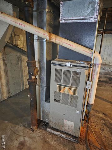 867 Greenshire Court, St Louis, MO 63130