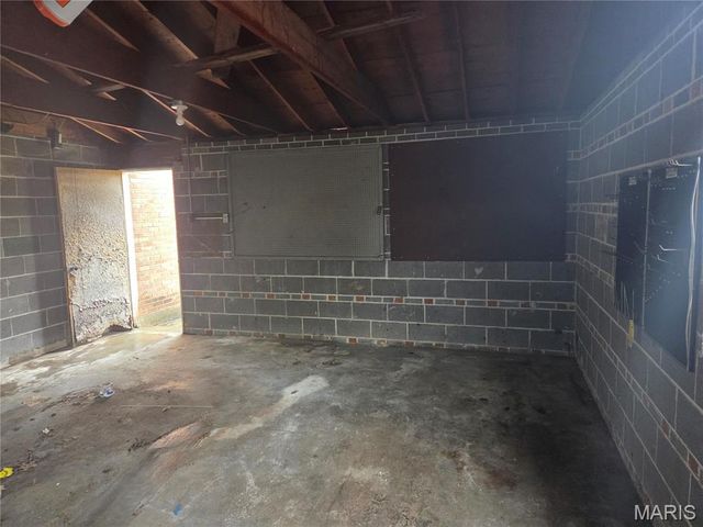 867 Greenshire Court, St Louis, MO 63130