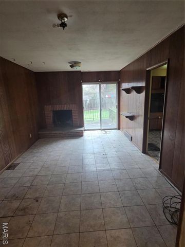 867 Greenshire Court, St Louis, MO 63130