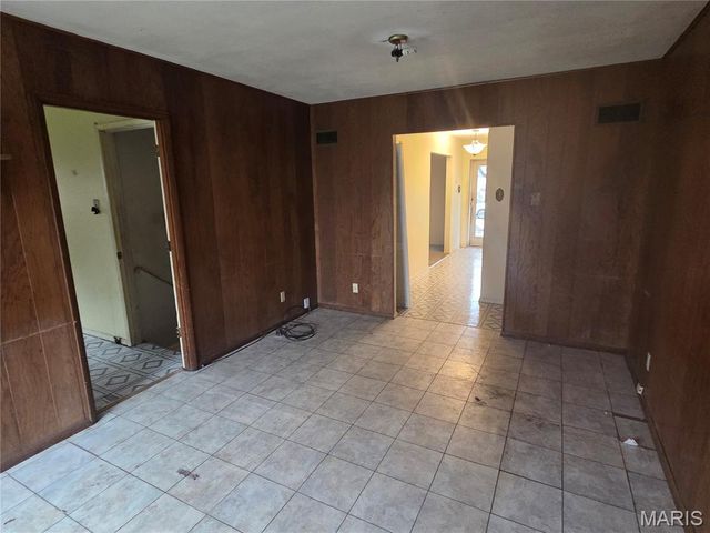 867 Greenshire Court, St Louis, MO 63130