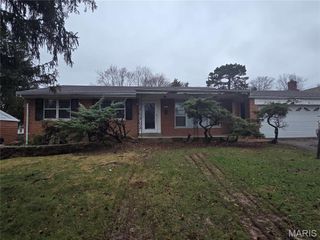 867 Greenshire Court, St Louis, MO 63130