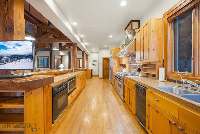 2700 Beaver Creek Road, Gallatin Gateway, MT 59730