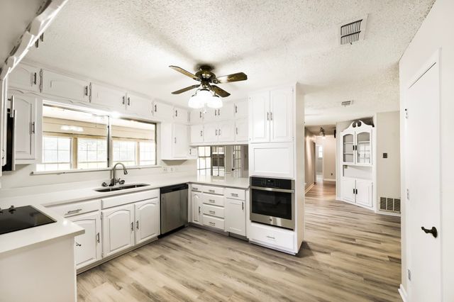 3712 Greenbriar Court, Colleyville, TX 76034