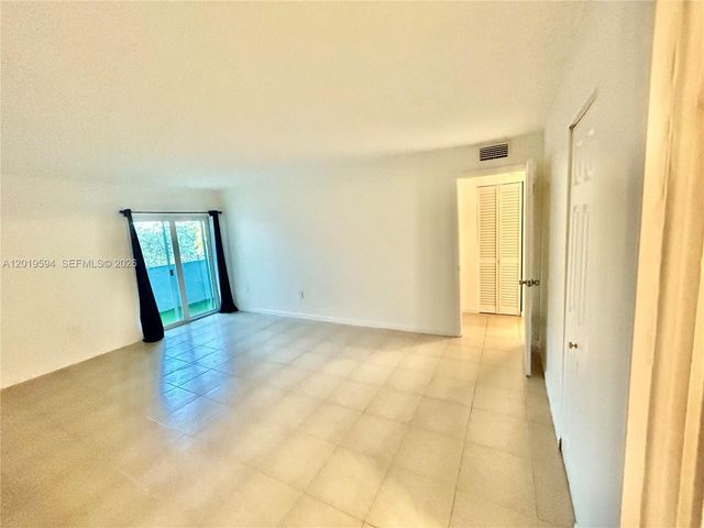 9375 Fontainebleau Blvd L217, Miami, FL 33172