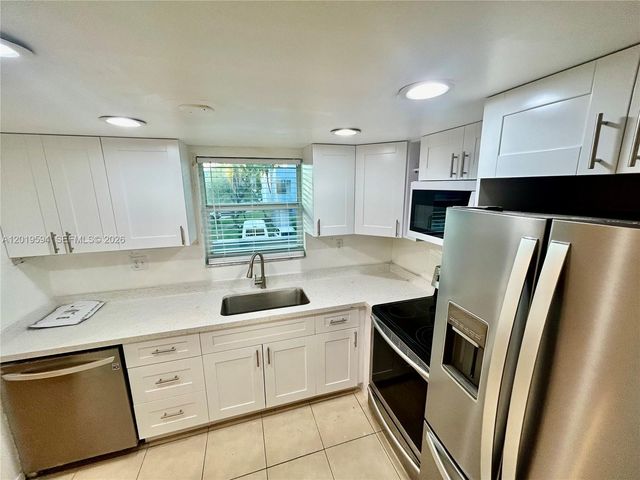 9375 Fontainebleau Blvd L217, Miami, FL 33172