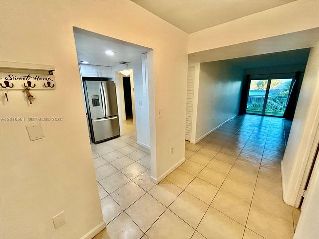 9375 Fontainebleau Blvd L217, Miami, FL 33172