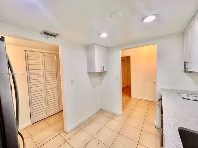 9375 Fontainebleau Blvd L217, Miami, FL 33172