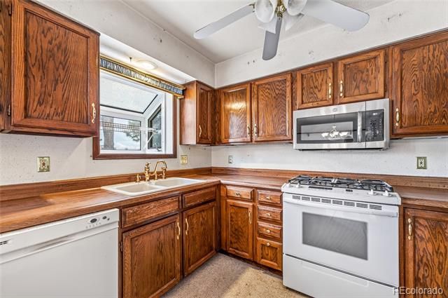 2181 Woodpecker Lane, Elizabeth, CO 80107