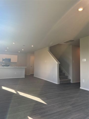 227 Road 5821, Cleveland, TX 77327
