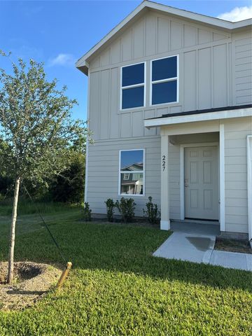 227 Road 5821, Cleveland, TX 77327