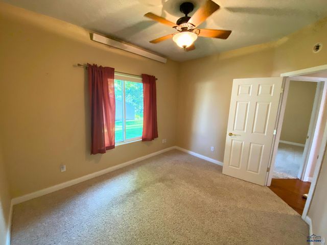 2412 MERLOT DR, Rapid City, SD 57701