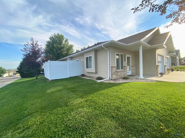2412 MERLOT DR, Rapid City, SD 57701