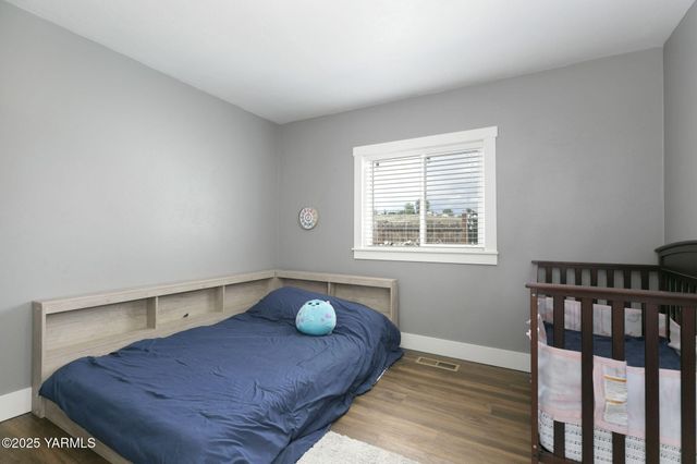 910 Gromore Rd, Yakima, WA 98908