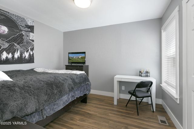 910 Gromore Rd, Yakima, WA 98908