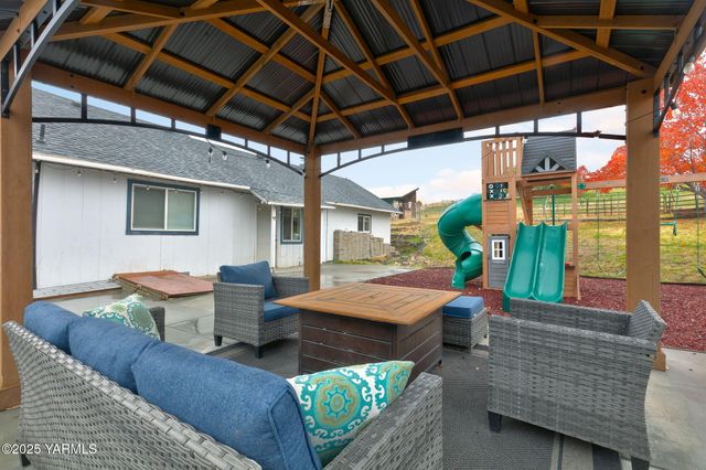 910 Gromore Rd, Yakima, WA 98908