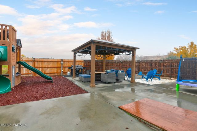 910 Gromore Rd, Yakima, WA 98908