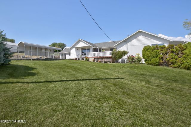 910 Gromore Rd, Yakima, WA 98908