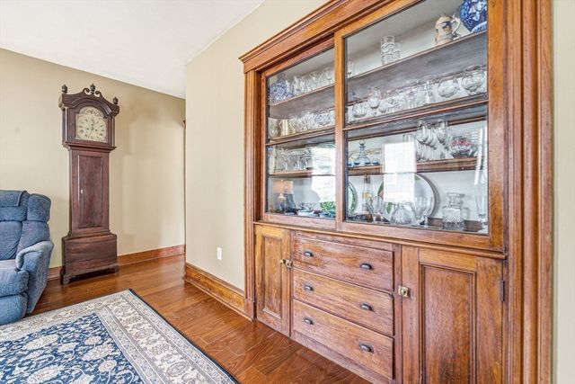 83 Grand St, Reading, MA 01867