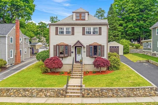 83 Grand St, Reading, MA 01867