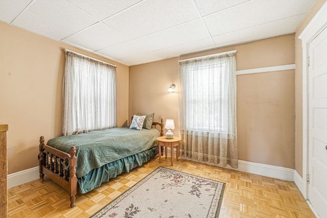 83 Grand St, Reading, MA 01867