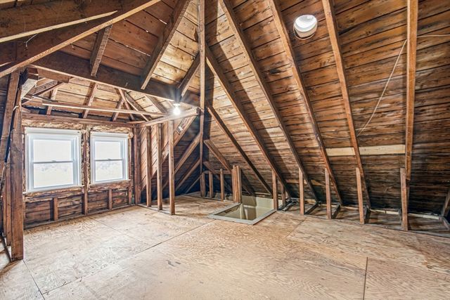 83 Grand St, Reading, MA 01867
