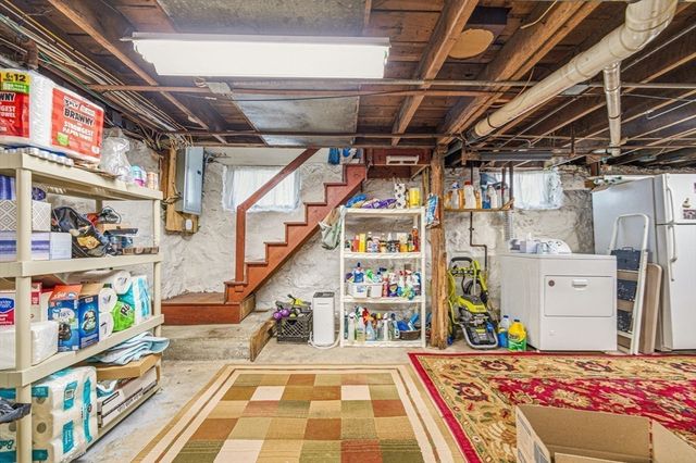 83 Grand St, Reading, MA 01867