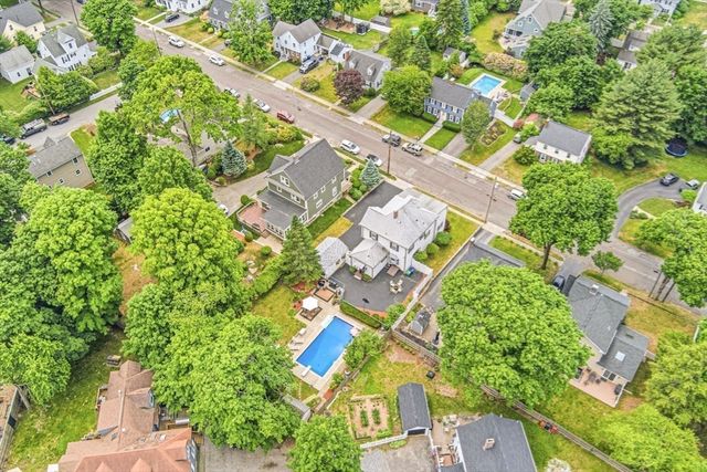 83 Grand St, Reading, MA 01867