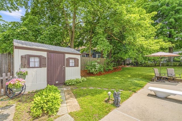 83 Grand St, Reading, MA 01867