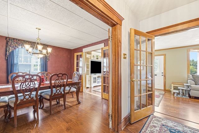 83 Grand St, Reading, MA 01867