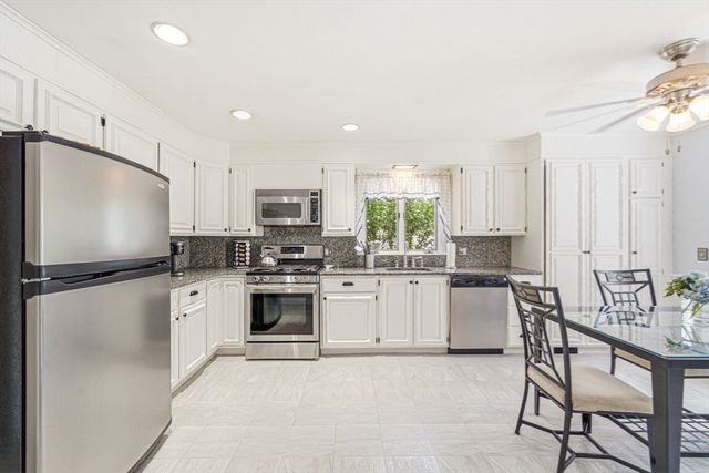 83 Grand St, Reading, MA 01867