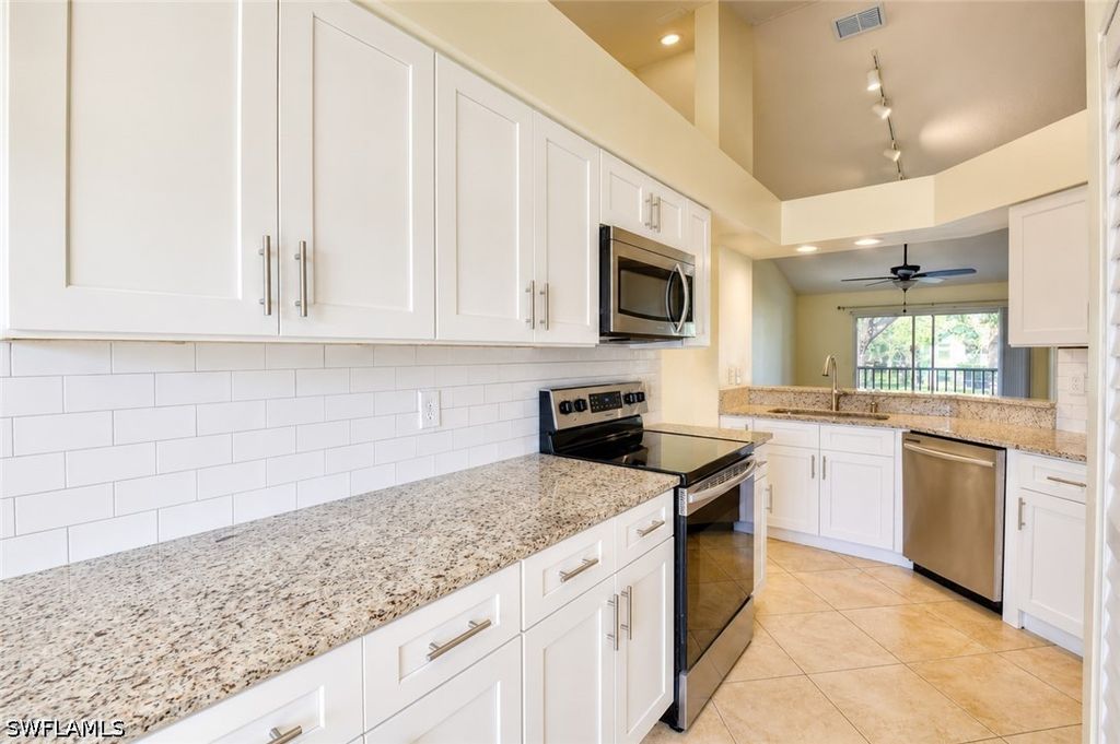169 Grand Oaks WAY N204, Naples, FL 34110