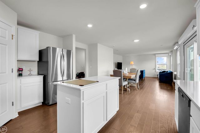 54470 Heron Circle, Chesterfield Twp, MI 48047