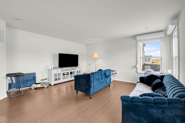 54470 Heron Circle, Chesterfield Twp, MI 48047