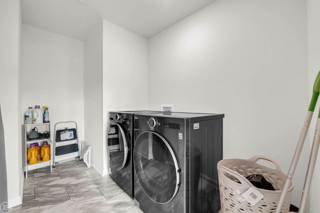 54470 Heron Circle, Chesterfield Twp, MI 48047