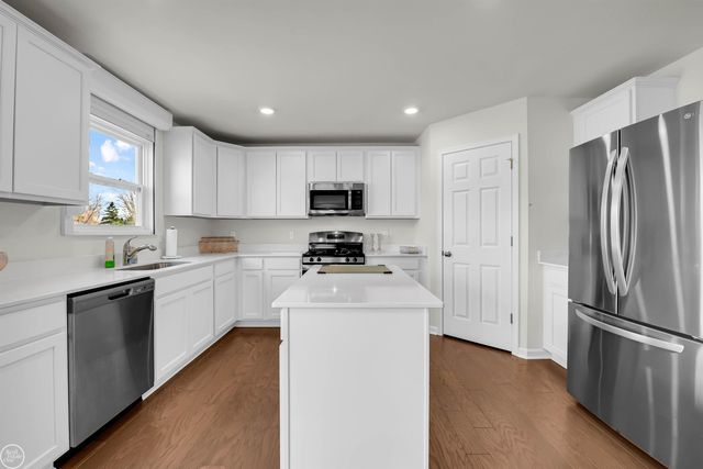 54470 Heron Circle, Chesterfield Twp, MI 48047