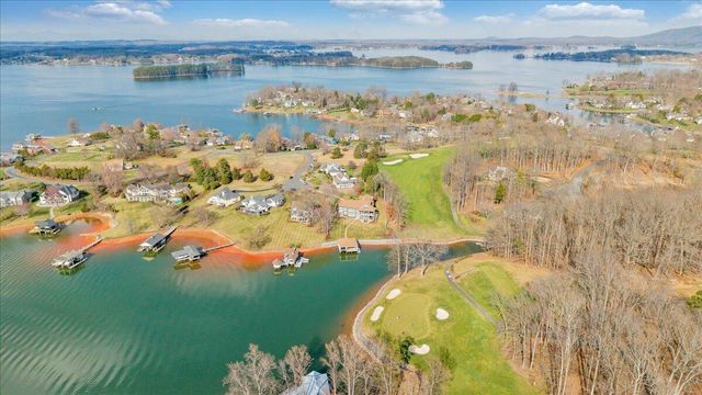 65 Birdie LN, Penhook, VA 24137