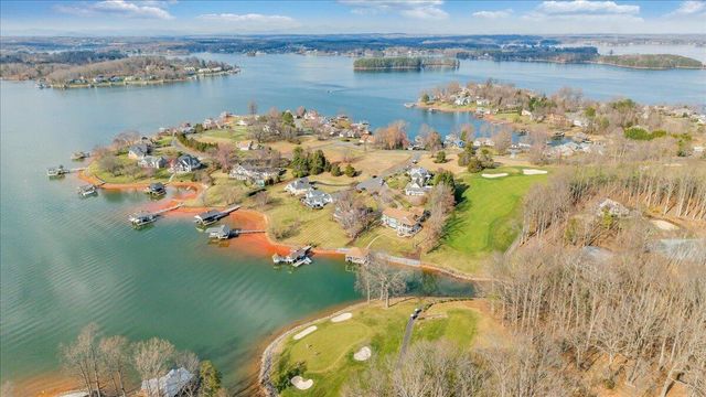 65 Birdie LN, Penhook, VA 24137