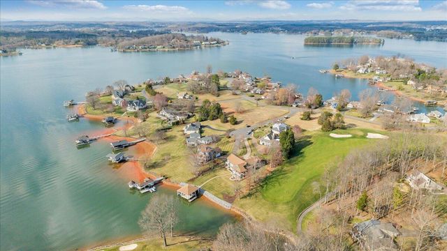 65 Birdie LN, Penhook, VA 24137