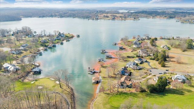 65 Birdie LN, Penhook, VA 24137