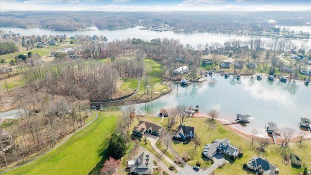 65 Birdie LN, Penhook, VA 24137