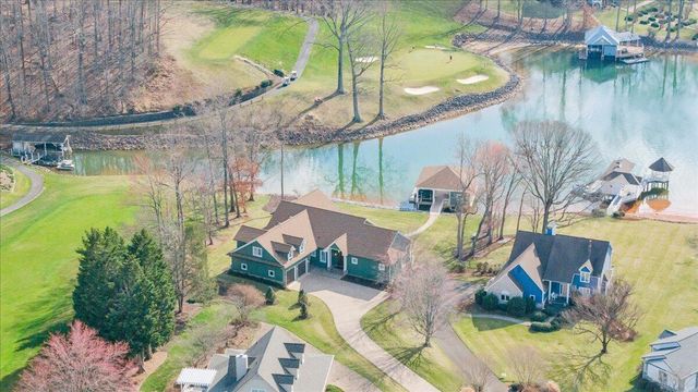 65 Birdie LN, Penhook, VA 24137