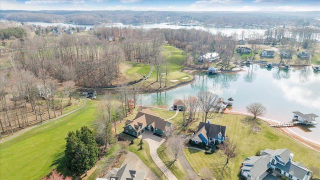 65 Birdie LN, Penhook, VA 24137