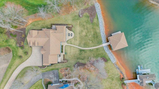 65 Birdie LN, Penhook, VA 24137