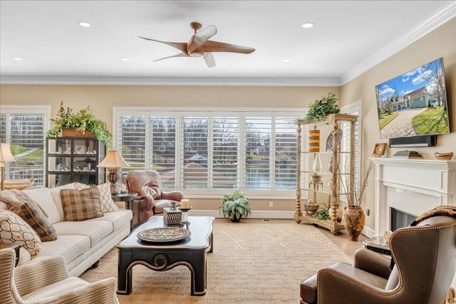 65 Birdie LN, Penhook, VA 24137