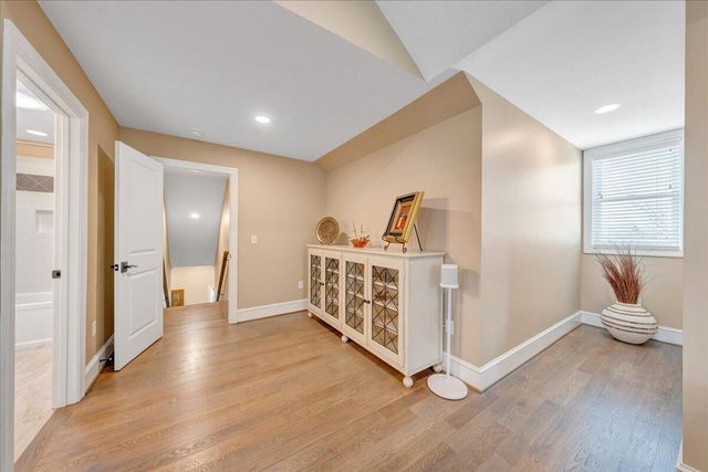 65 Birdie LN, Penhook, VA 24137