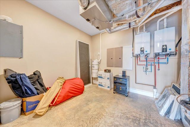 65 Birdie LN, Penhook, VA 24137