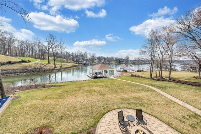 65 Birdie LN, Penhook, VA 24137