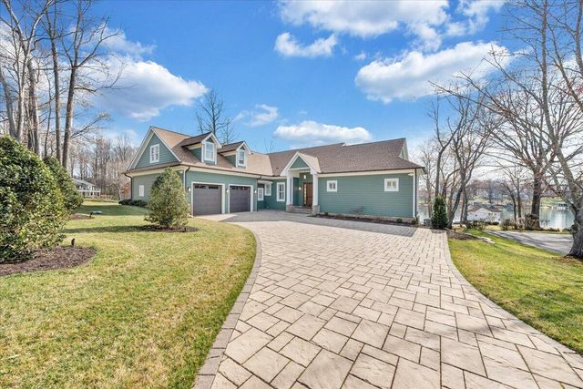 65 Birdie LN, Penhook, VA 24137